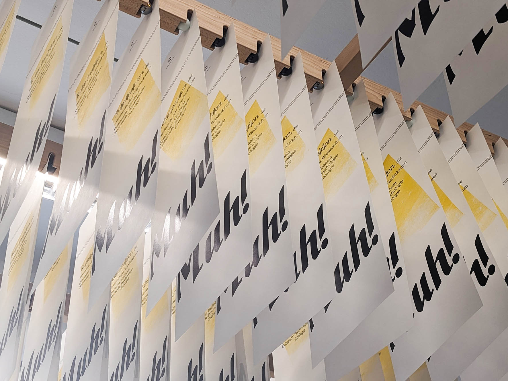 Plakate hängen zum Trocknen, Officina Arcana Officina Arcana